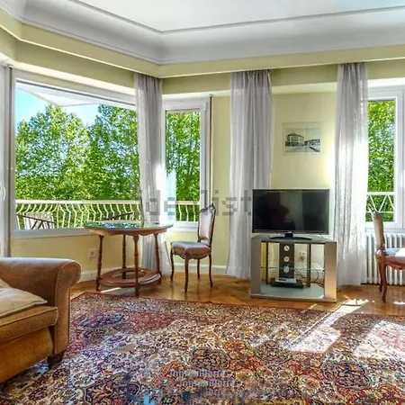 Spacious Independent Bright And With Views