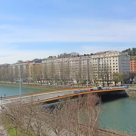 Piso Centrico Con Vistas Al Rio * San Sebastián