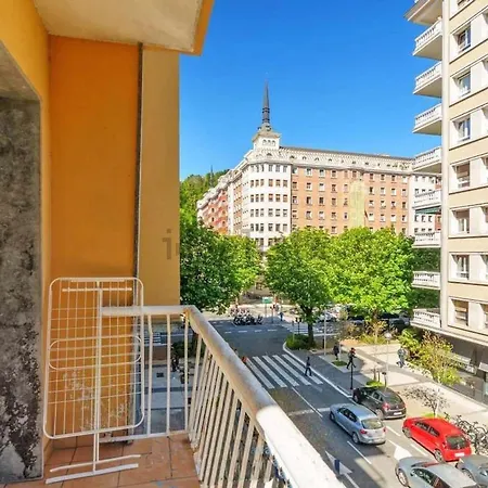 Spacious Independent Bright And With Views Σαν Σεμπαστιάν
