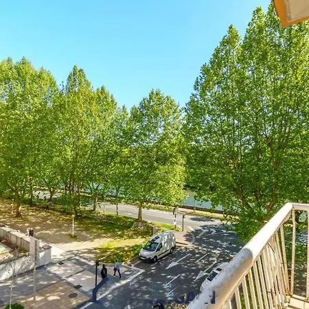 Spacious Independent Bright And With Views *